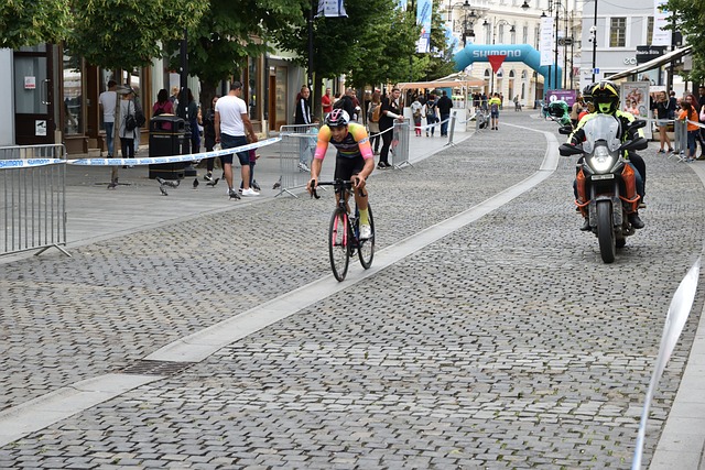 解约金8000万欧 25岁特林康替补双响助葡萄牙逆转，曼联曼城有意.